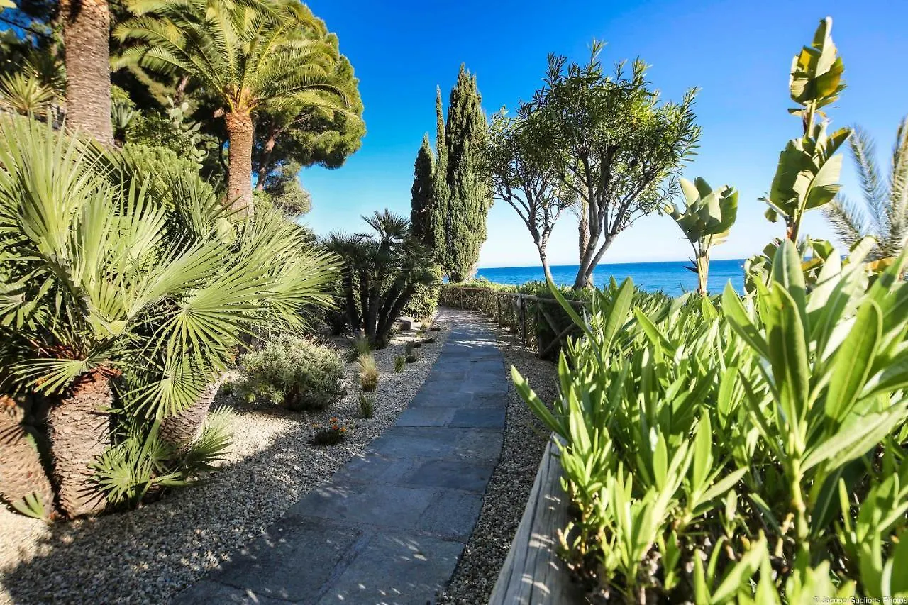 Locanda Baia Beniamin Grimaldi  Hotel Grimaldi (Liguria)